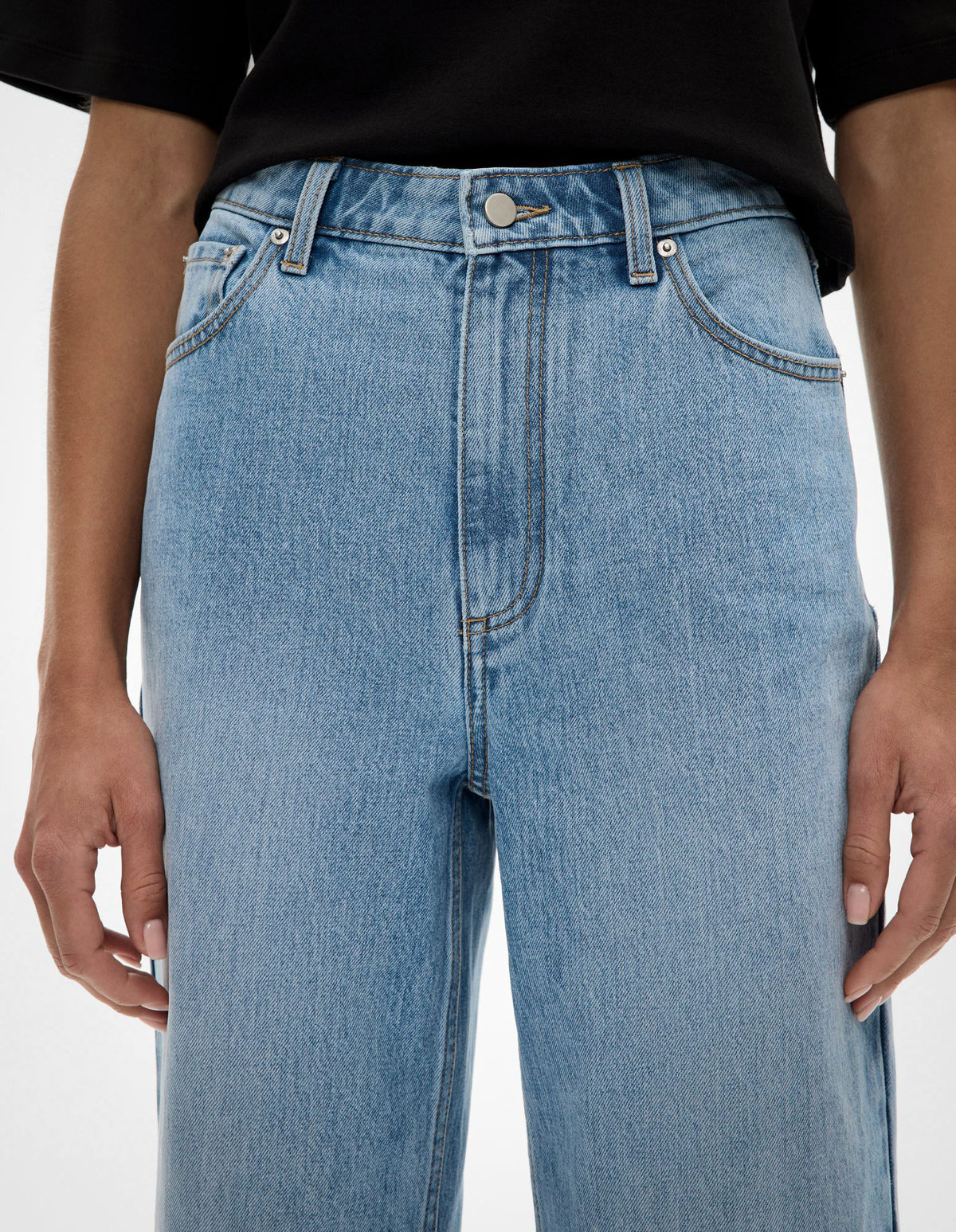 Hi Rise Wide Leg Jeans