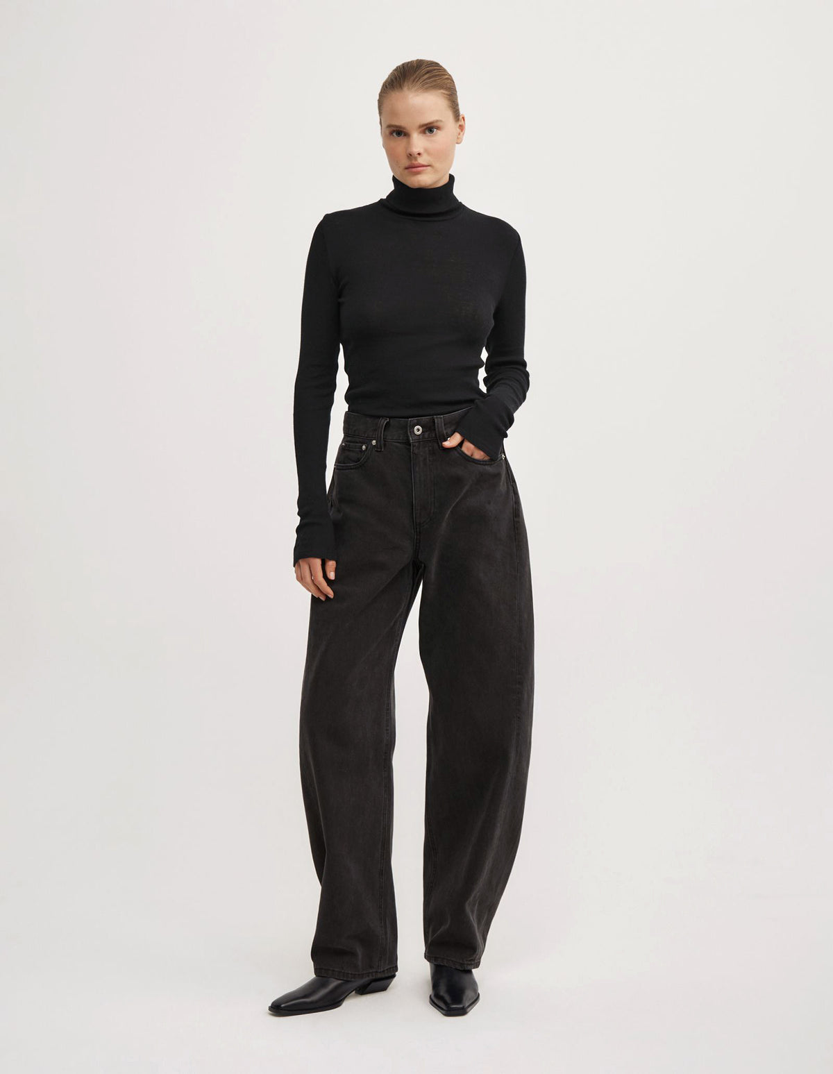 Barrel Leg Jeans