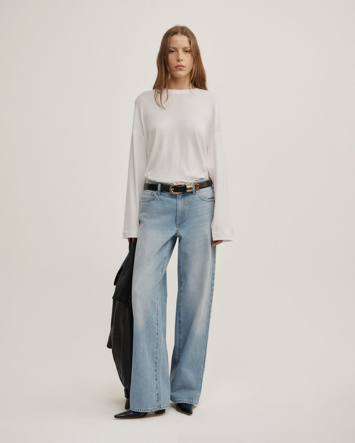 Mid Rise Wide Leg Jean