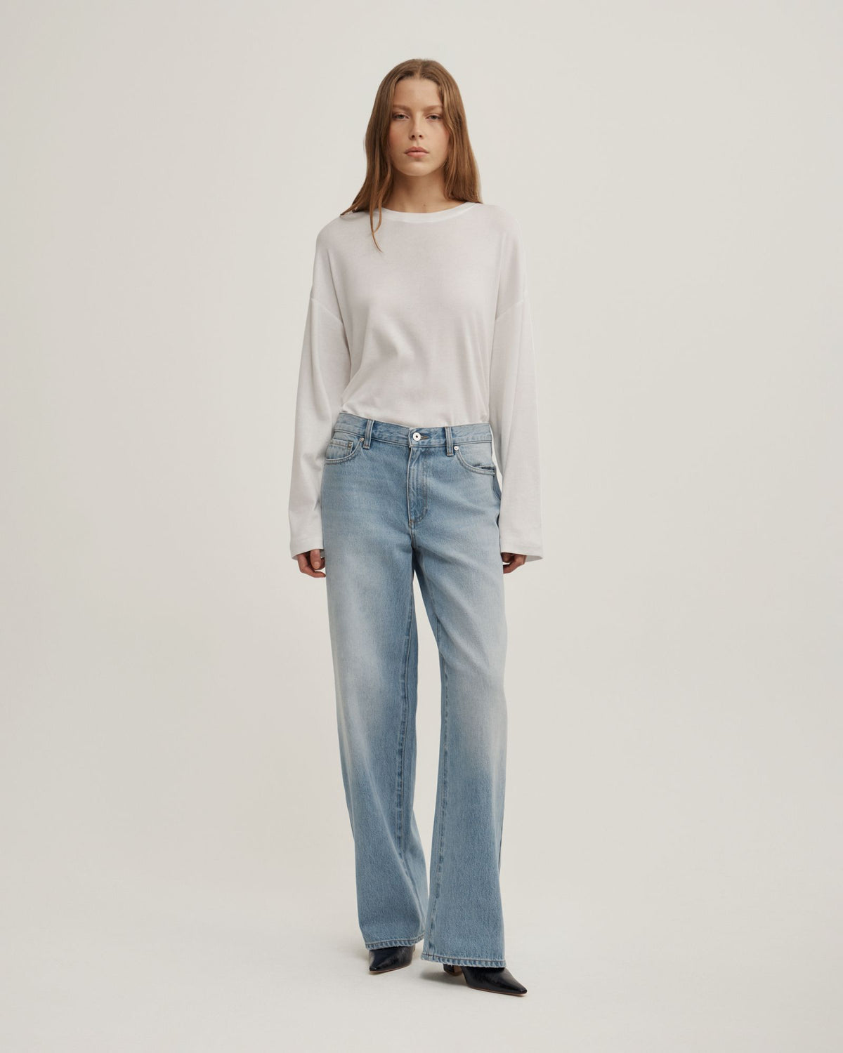 Mid Rise Wide Leg Jean