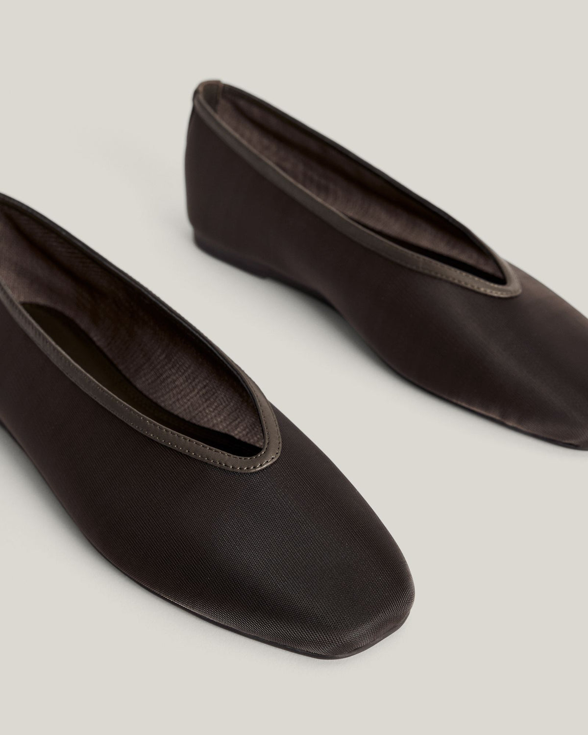 Petra Mesh Flat